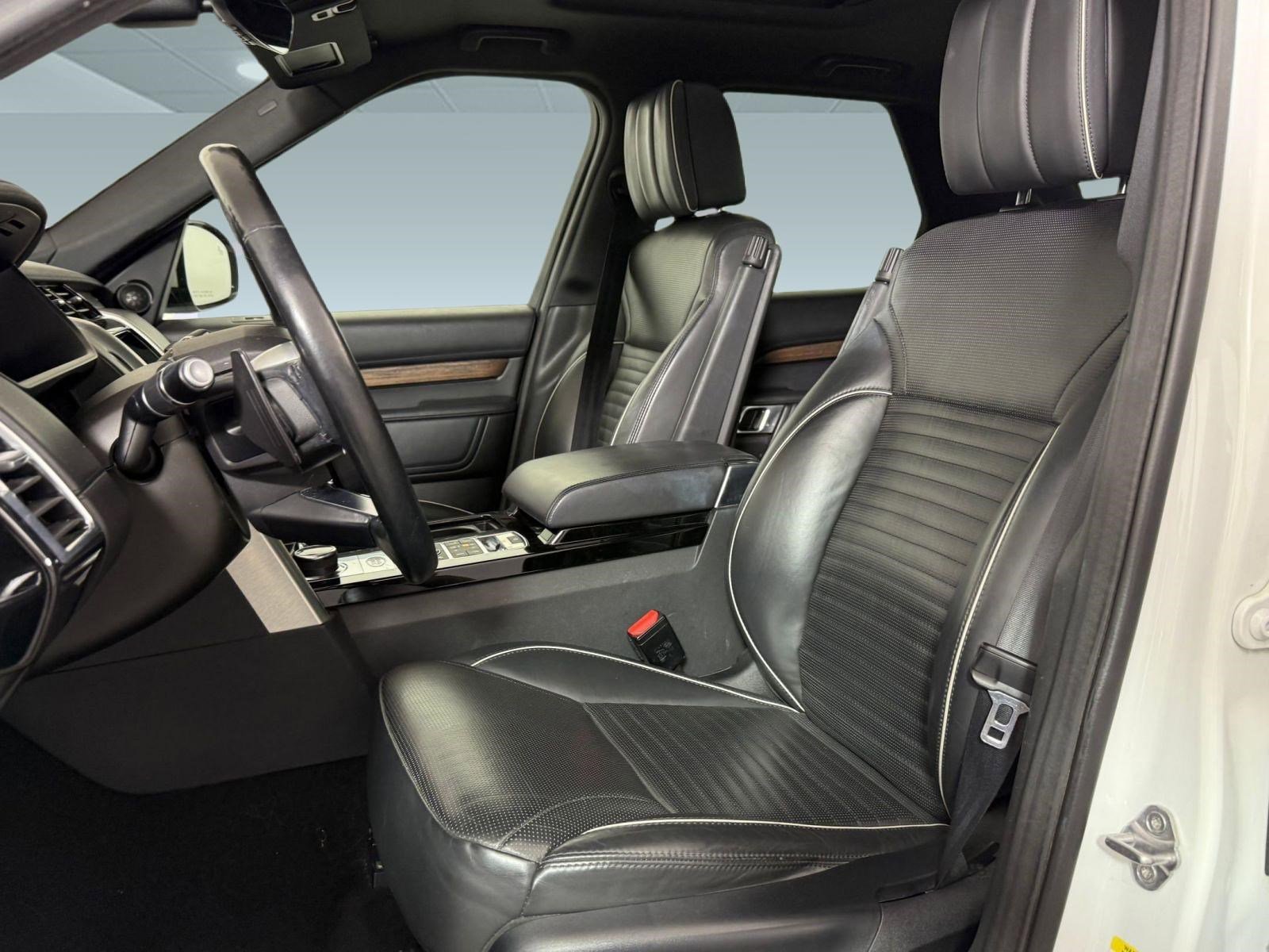 Used 2018 Land Rover Discovery HSE Luxury image 6