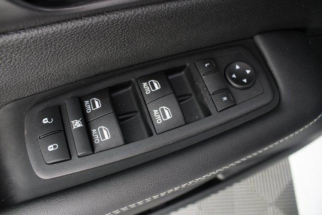 New 2026 Chrysler Pacifica Select image 15