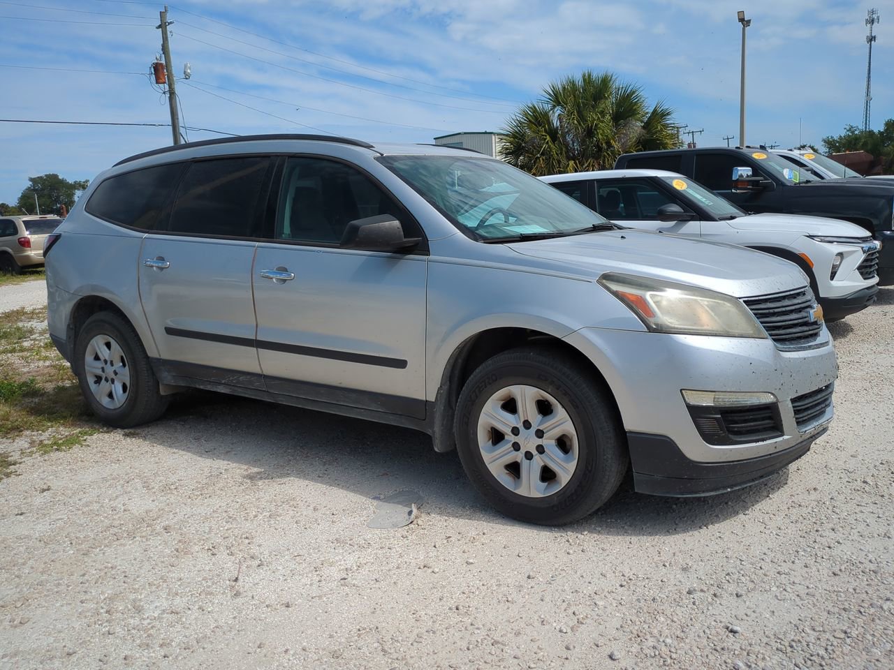 Used 2014 Chevrolet Traverse LS FWD image 2