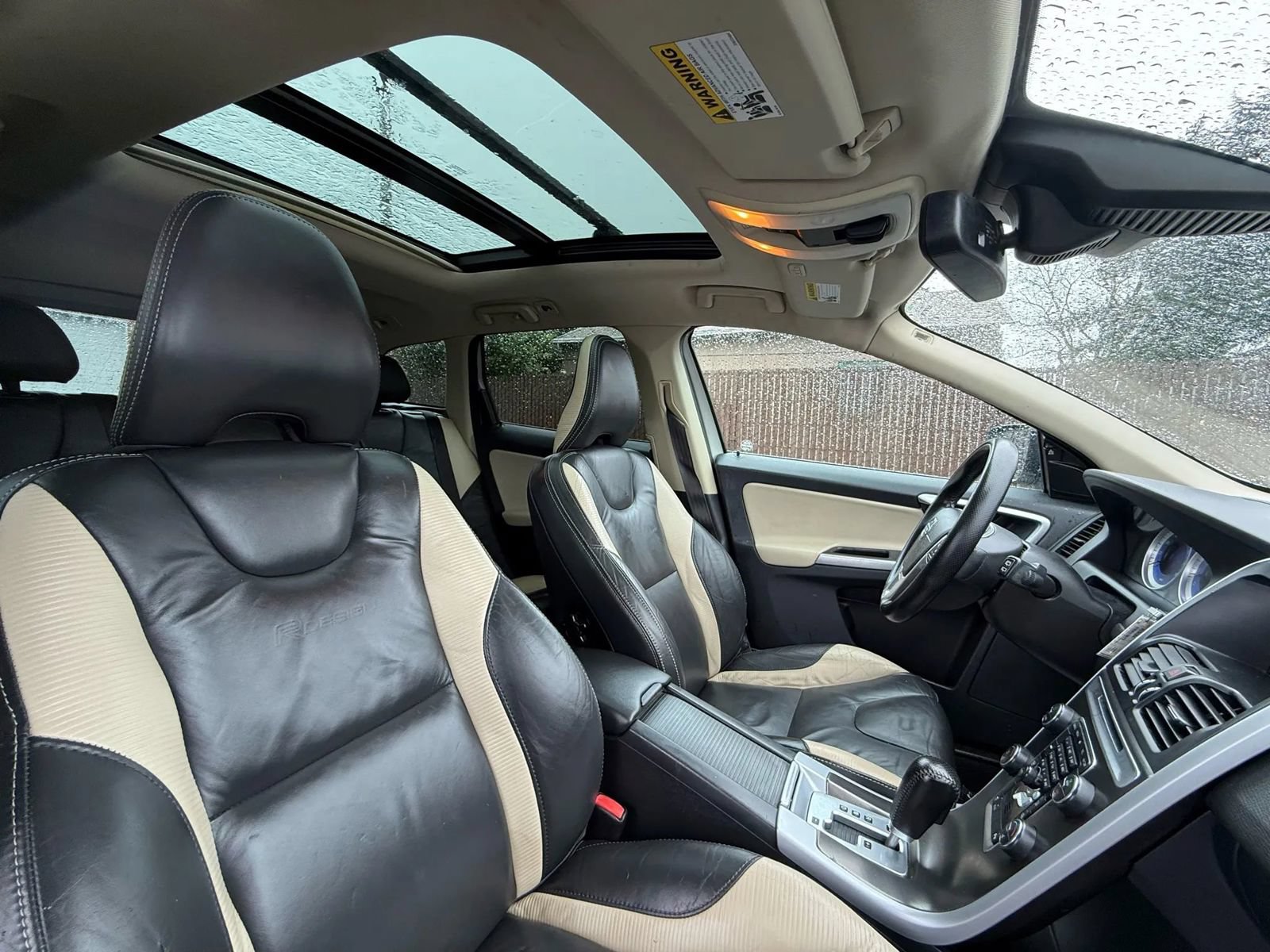 Used 2011 Volvo XC60 T6 R-Design w/ Convenience Pkg AWD/4WD image 27