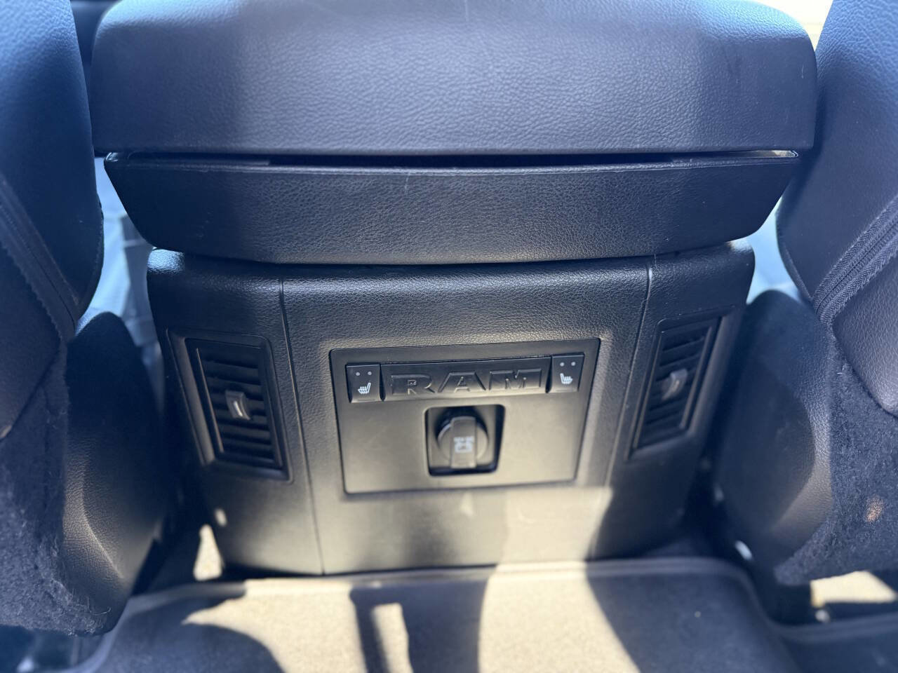 Used 2018 RAM 1500 Laramie w/ Convenience Group image 11