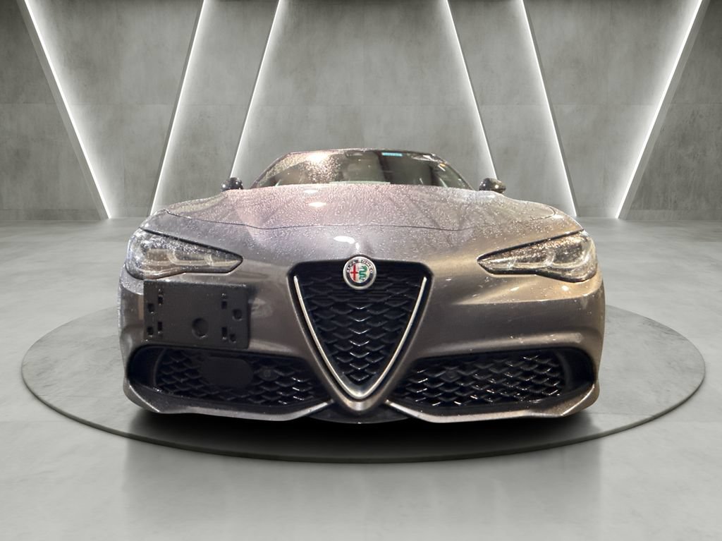Used 2024 Alfa Romeo Giulia Ti RWD image 2