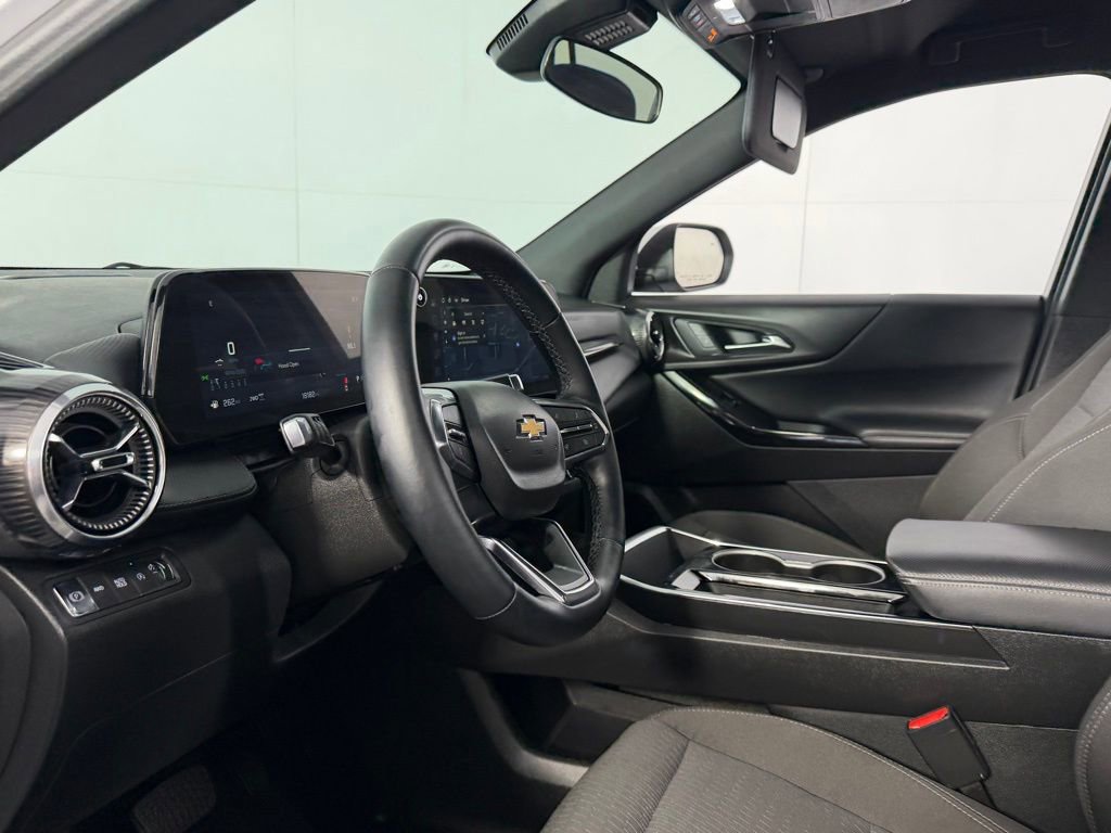 Used 2025 Chevrolet Equinox LT image 18