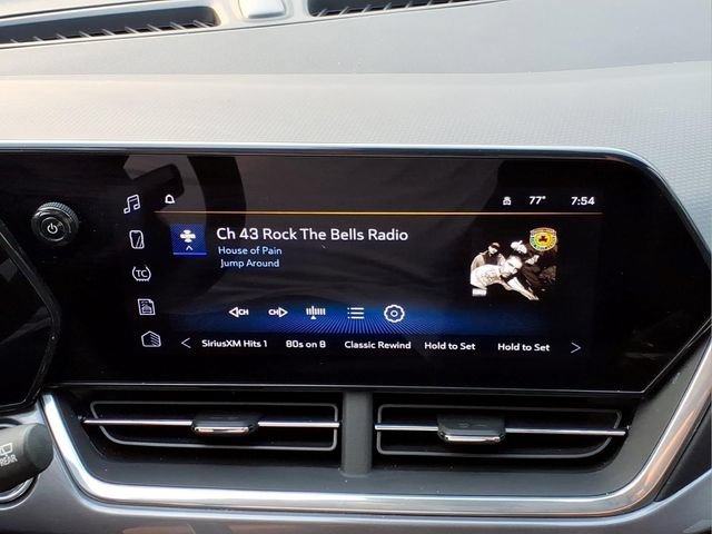 Used 2025 Chevrolet Trax ACTIV w/ Driver Confidence Package FWD image 18