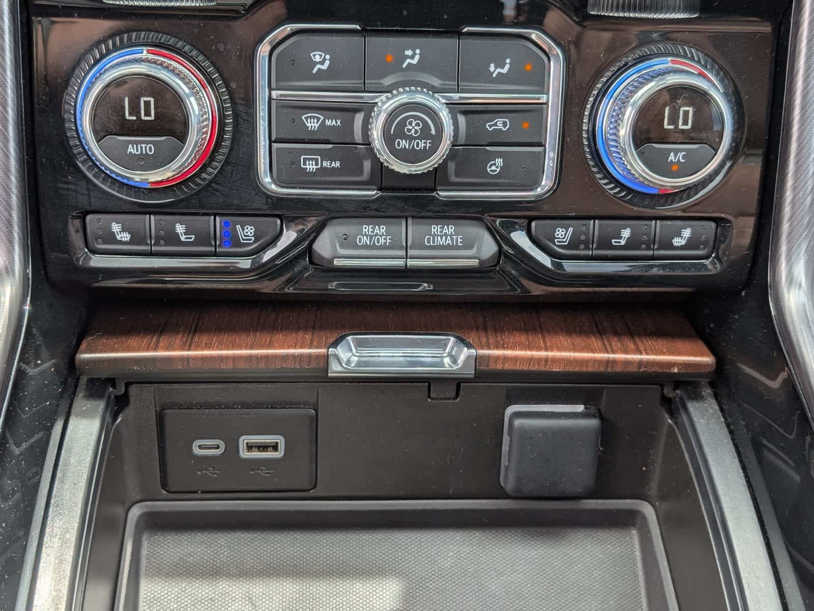 Certified 2024 GMC Yukon Denali Ultimate AWD/4WD image 31