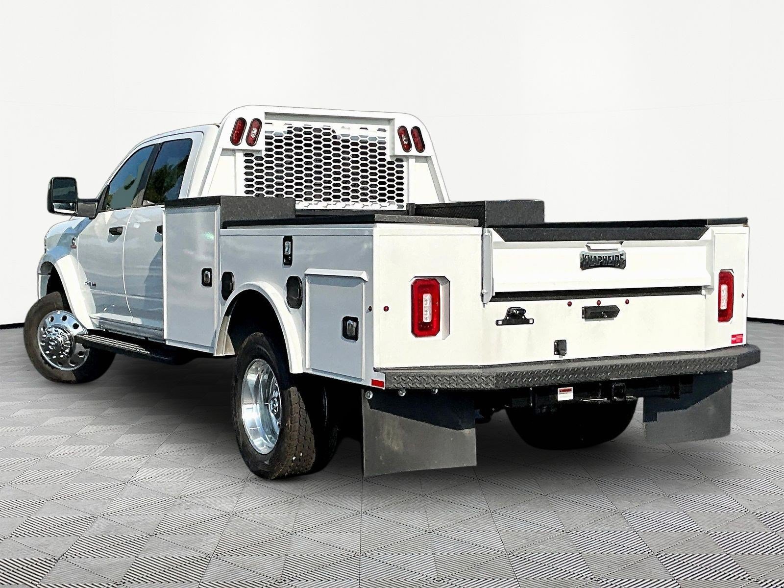 New 2026 RAM 5500 4x4 Crew Cab image 4