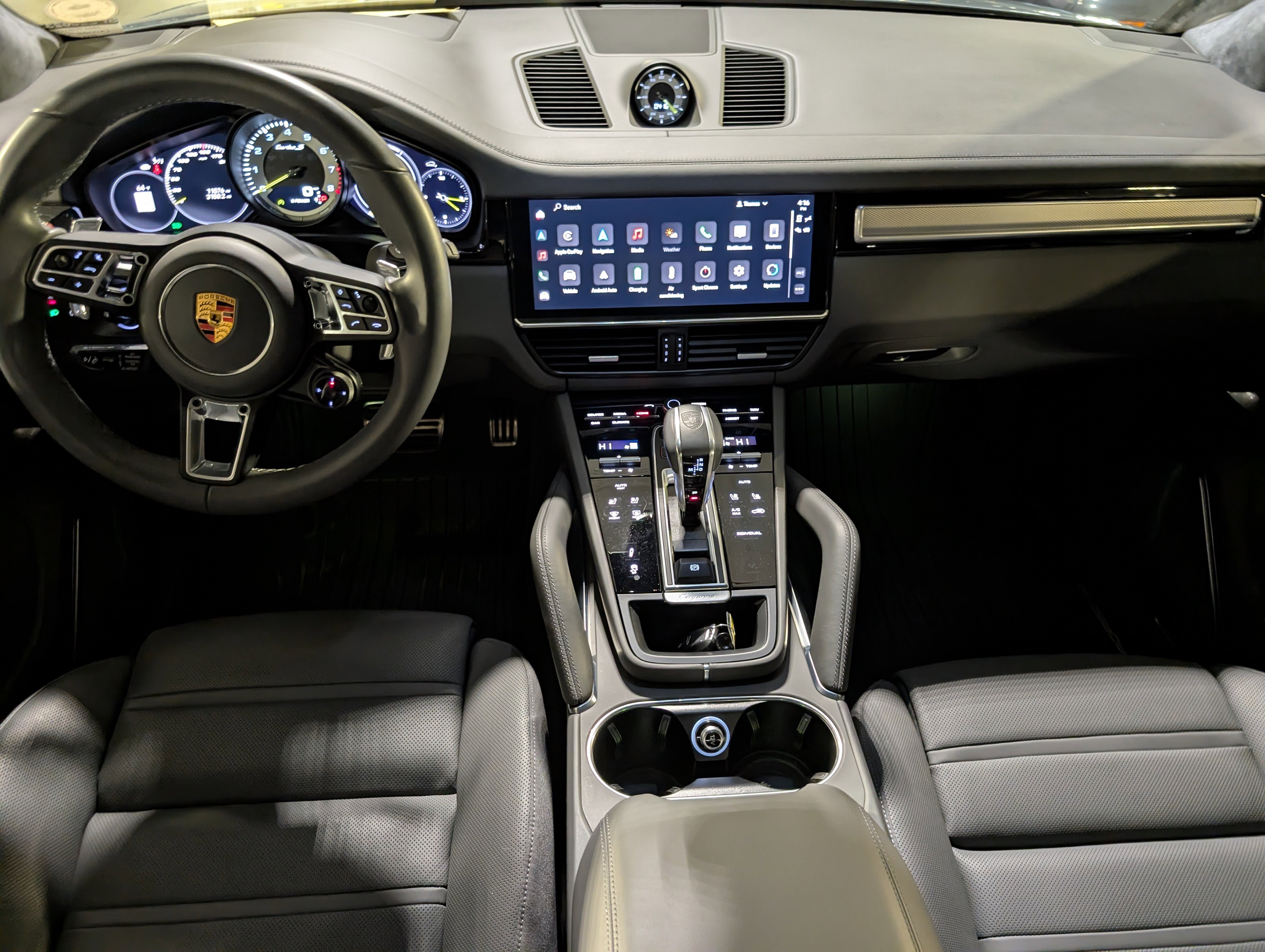 Certified 2023 Porsche Cayenne Turbo S image 7