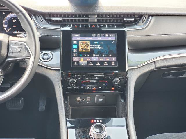 Used 2022 Jeep Grand Cherokee Altitude image 24