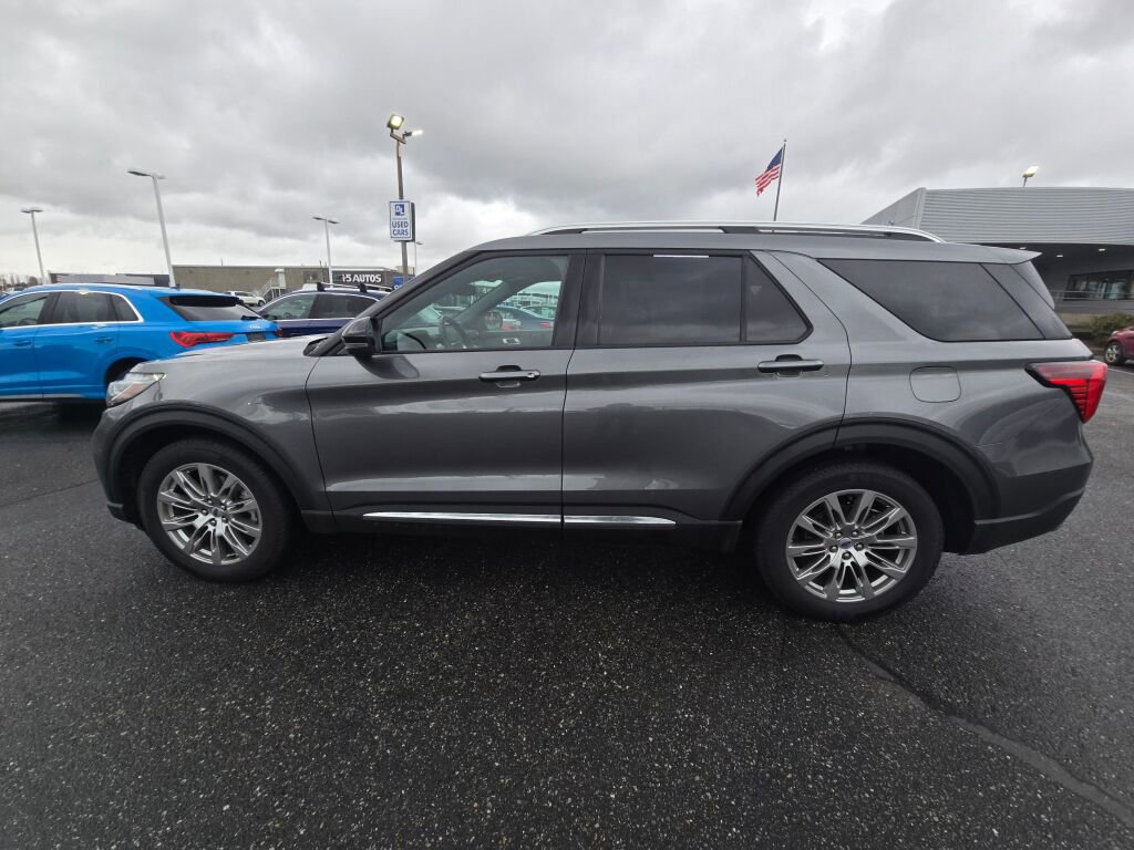 Used 2025 Ford Explorer Platinum AWD/4WD image 9