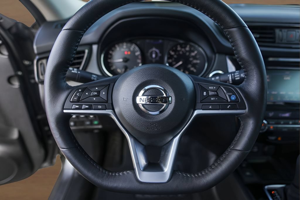 Used 2019 Nissan Rogue SV w/ Premium Package FWD image 12