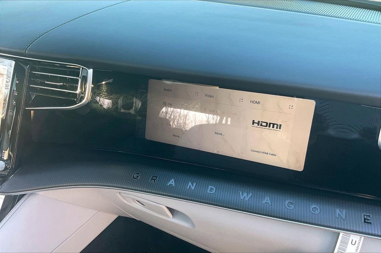 New 2026 Jeep Grand Wagoneer Summit w/ Premium Group III image 30