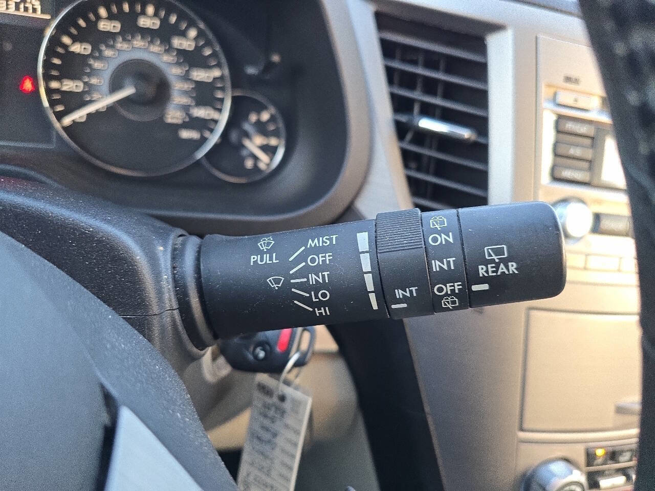 Used 2010 Subaru Outback 2.5i Premium image 32