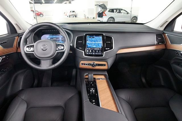 Certified 2025 Volvo XC90 B6 Plus w/ Protection Package Premier AWD/4WD image 6