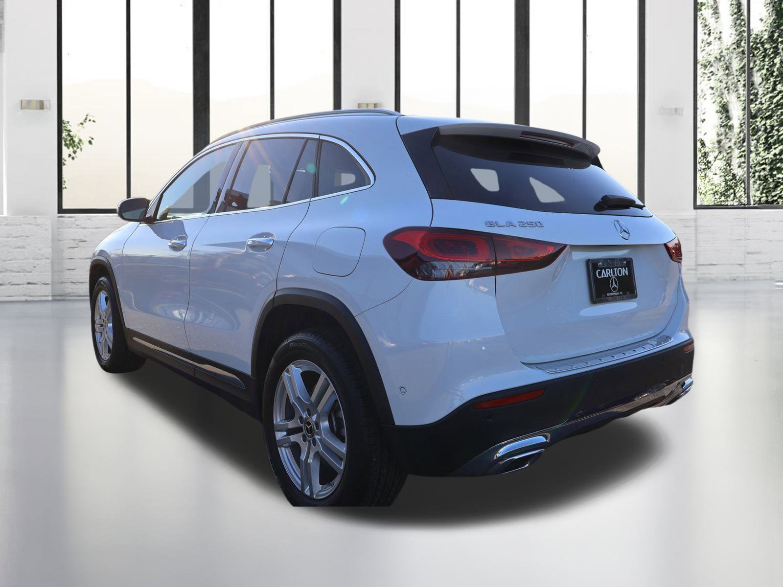 Certified 2023 Mercedes-Benz GLA 250 w/ Premium Package image 3