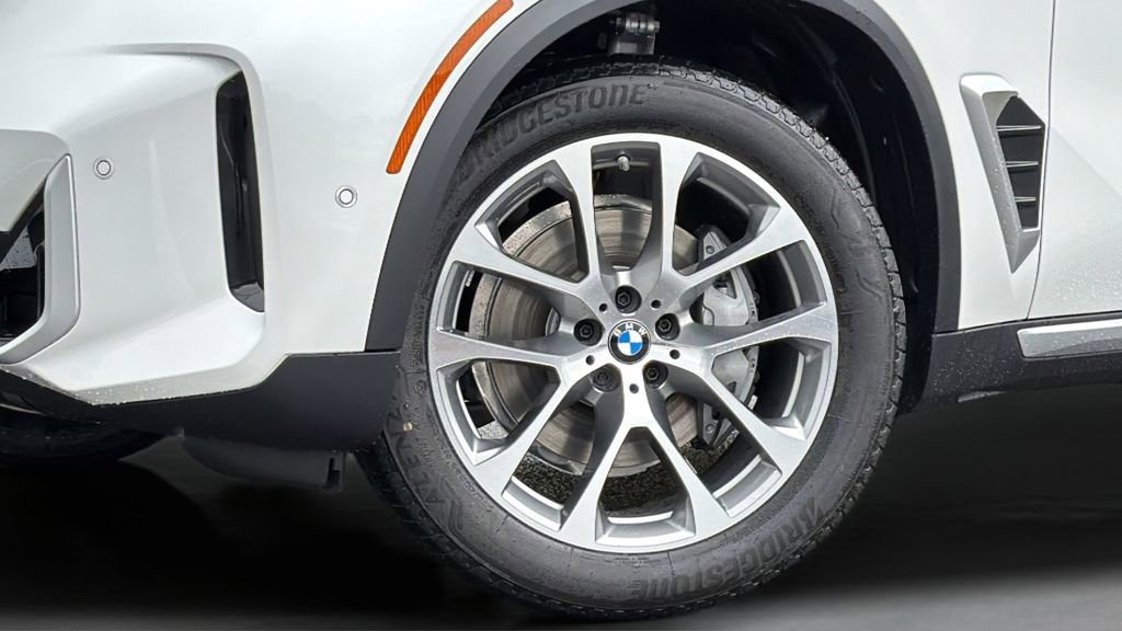 New 2026 BMW X5 xDrive40i AWD/4WD image 14
