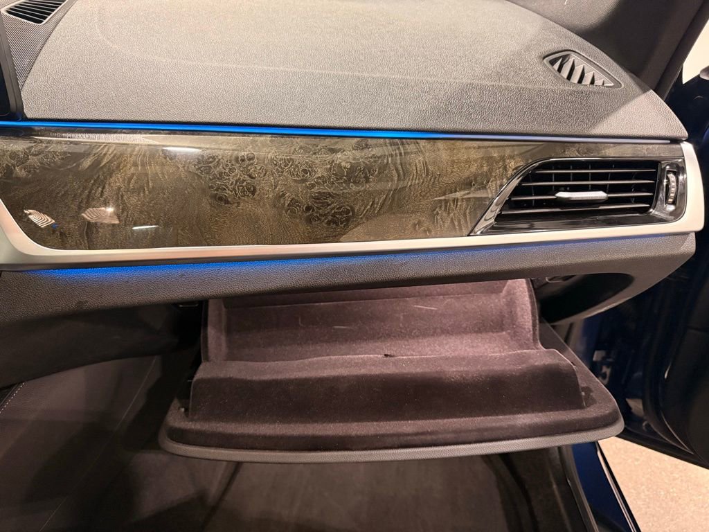 Used 2021 BMW 530e w/ M Sport Package RWD image 32