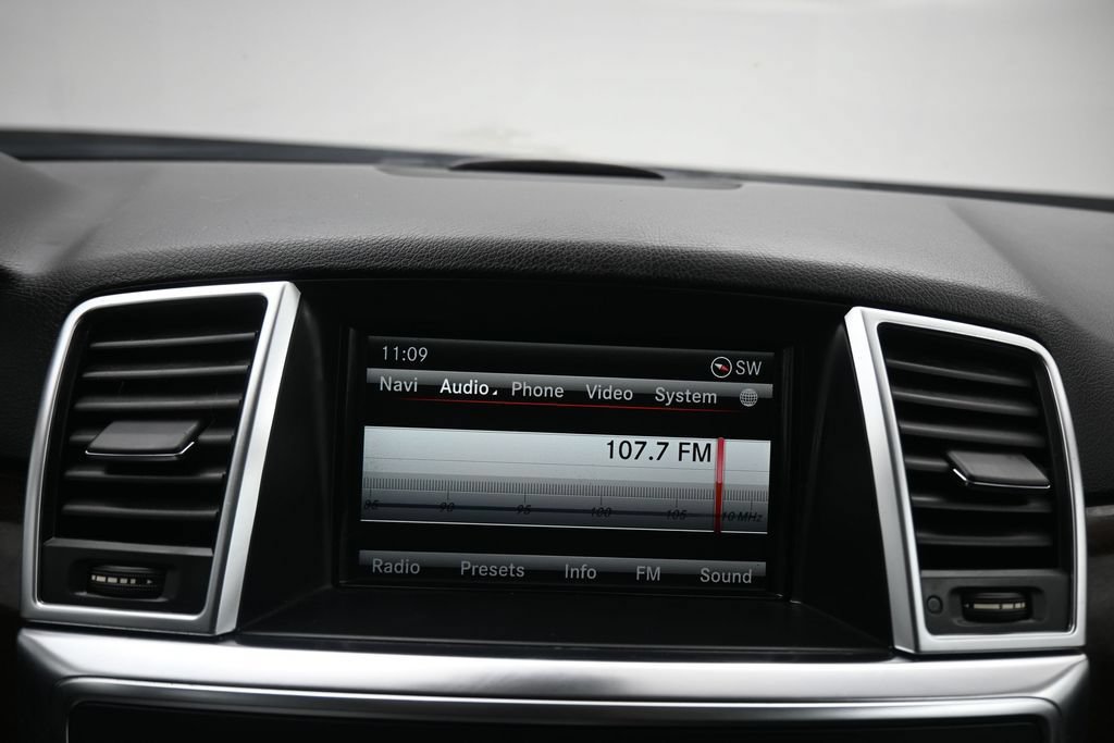 Used 2015 Mercedes-Benz ML 250 BlueTEC 4MATIC image 16