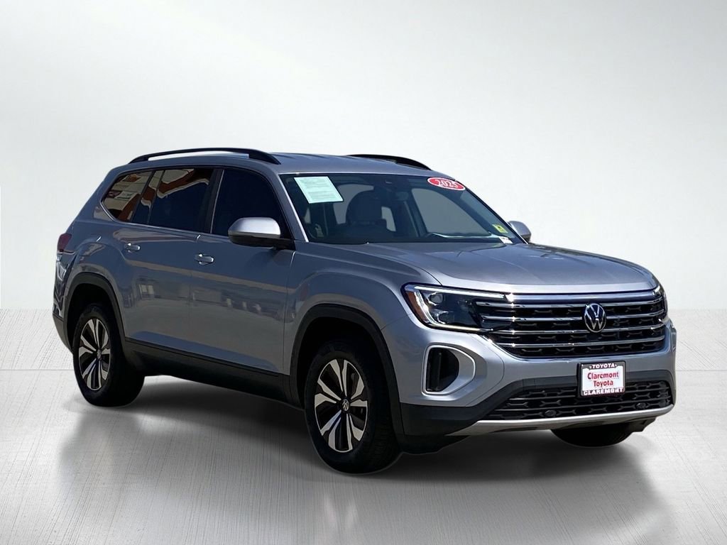 Used 2025 Volkswagen Atlas SE image 12