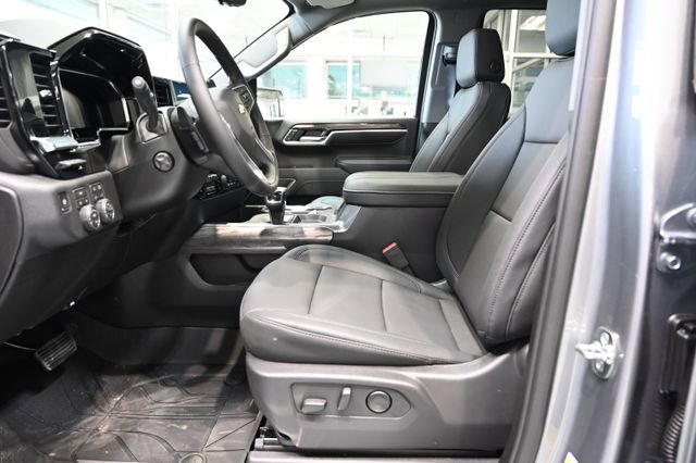 New 2026 Chevrolet Silverado 1500 LTZ w/ LTZ Premium Package AWD/4WD image 12