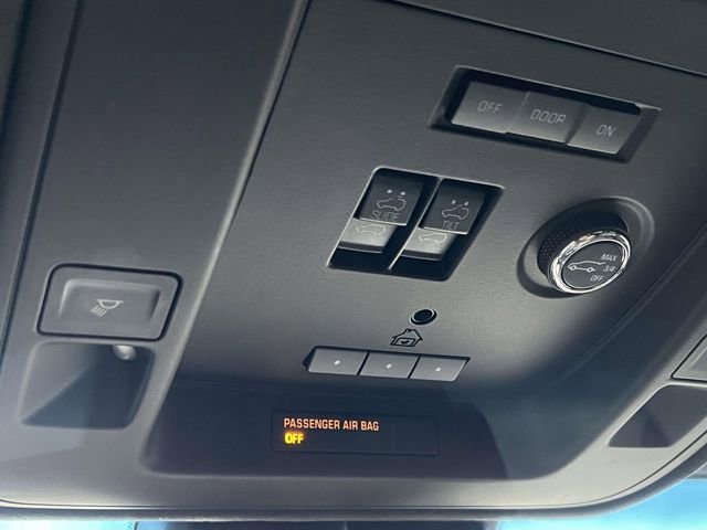 Used 2016 Cadillac Escalade Platinum image 37