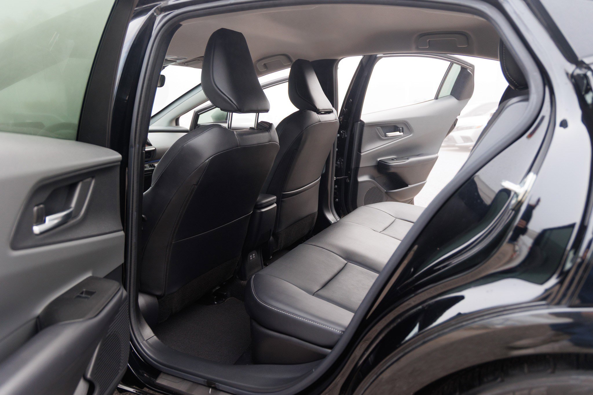 Used 2024 Toyota Prius XLE image 37