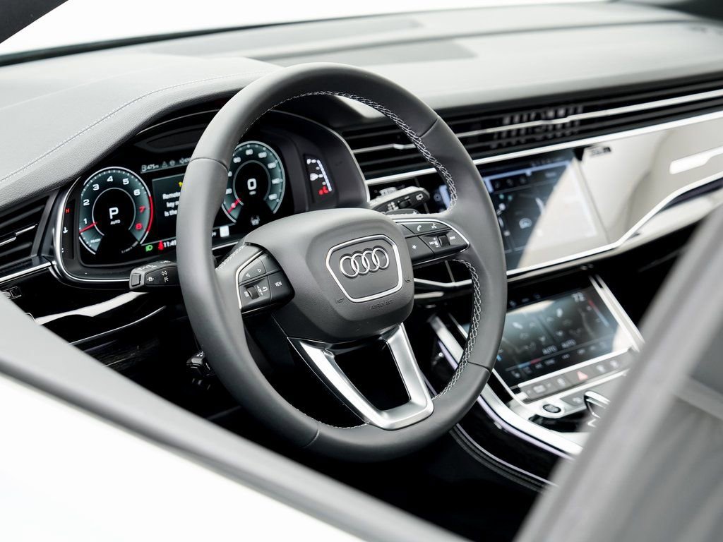 Certified 2025 Audi Q8 Premium Plus w/ Premium Plus Package AWD/4WD image 9
