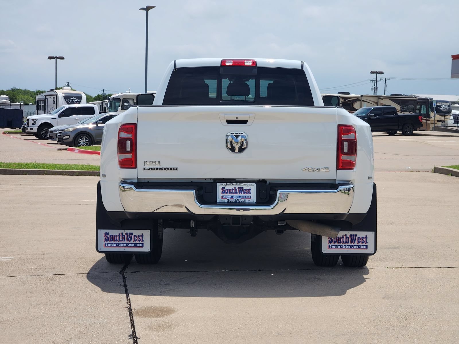 Used 2024 RAM 3500 Laramie w/ Chrome Bumper Package AWD/4WD image 8