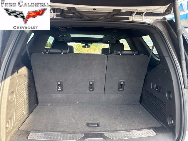Used 2022 Chevrolet Tahoe Z71 w/ Luxury Package AWD/4WD image 5