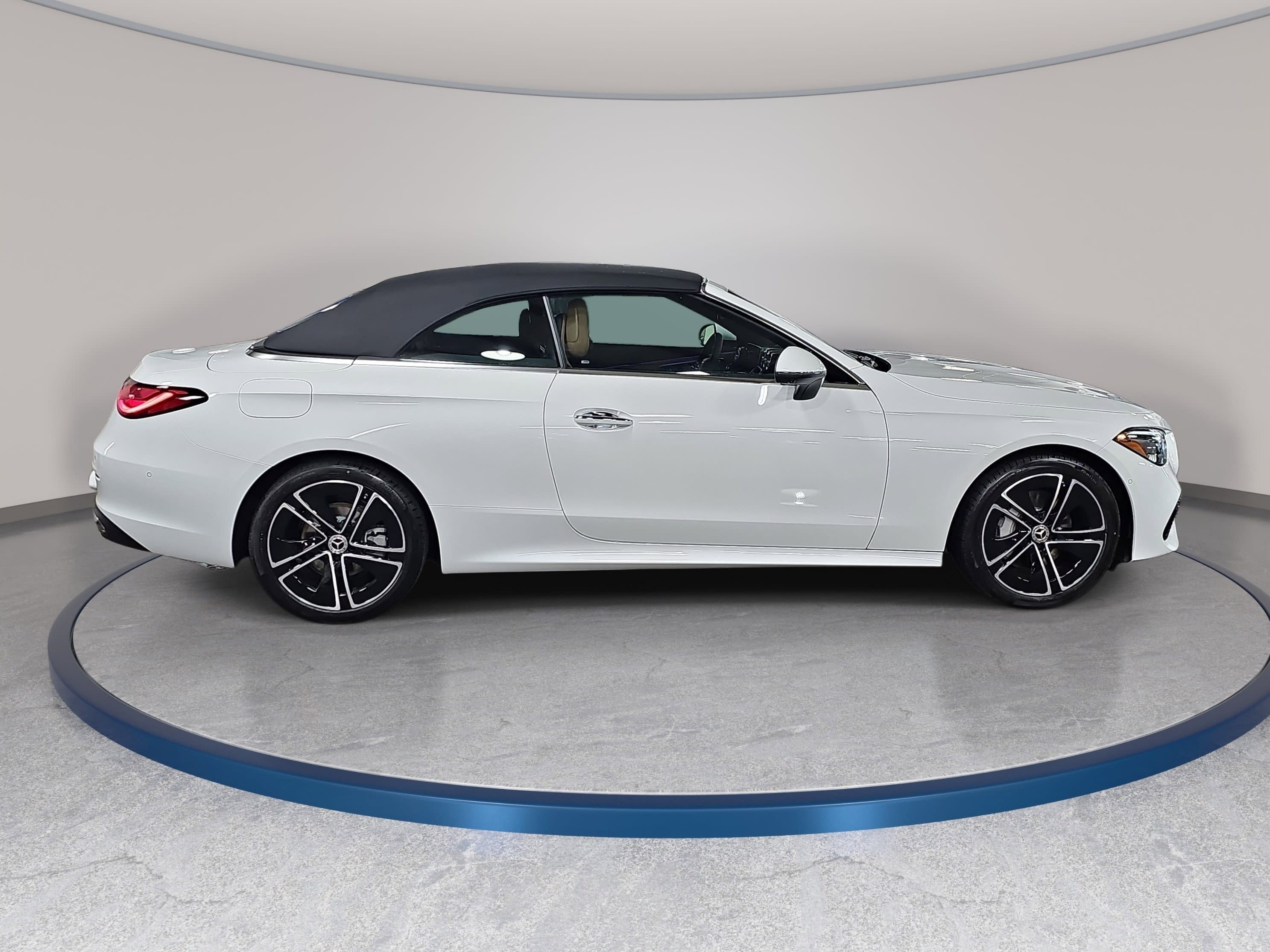 New 2026 Mercedes-Benz CLE 300 4MATIC Cabriolet image 4