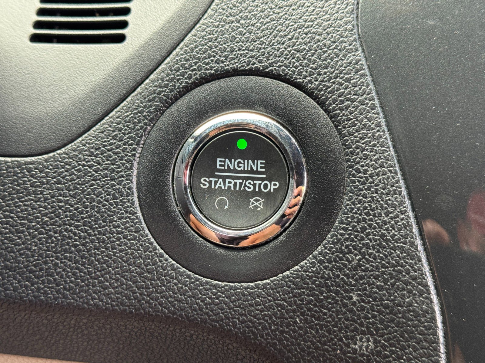 Used 2019 Ford Explorer XLT FWD image 20