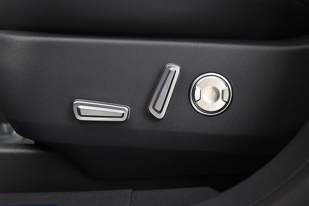 New 2026 Lincoln Nautilus Reserve w/ Jet Appearance Package image 14