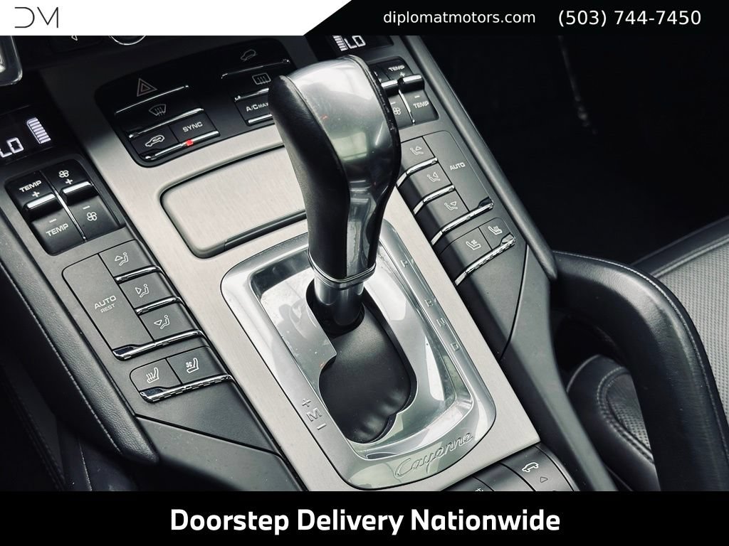 Used 2015 Porsche Cayenne Turbo AWD/4WD image 41