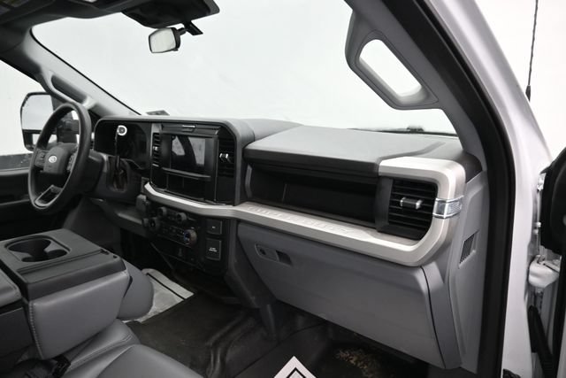 Used 2025 Ford F350 XL AWD/4WD image 8