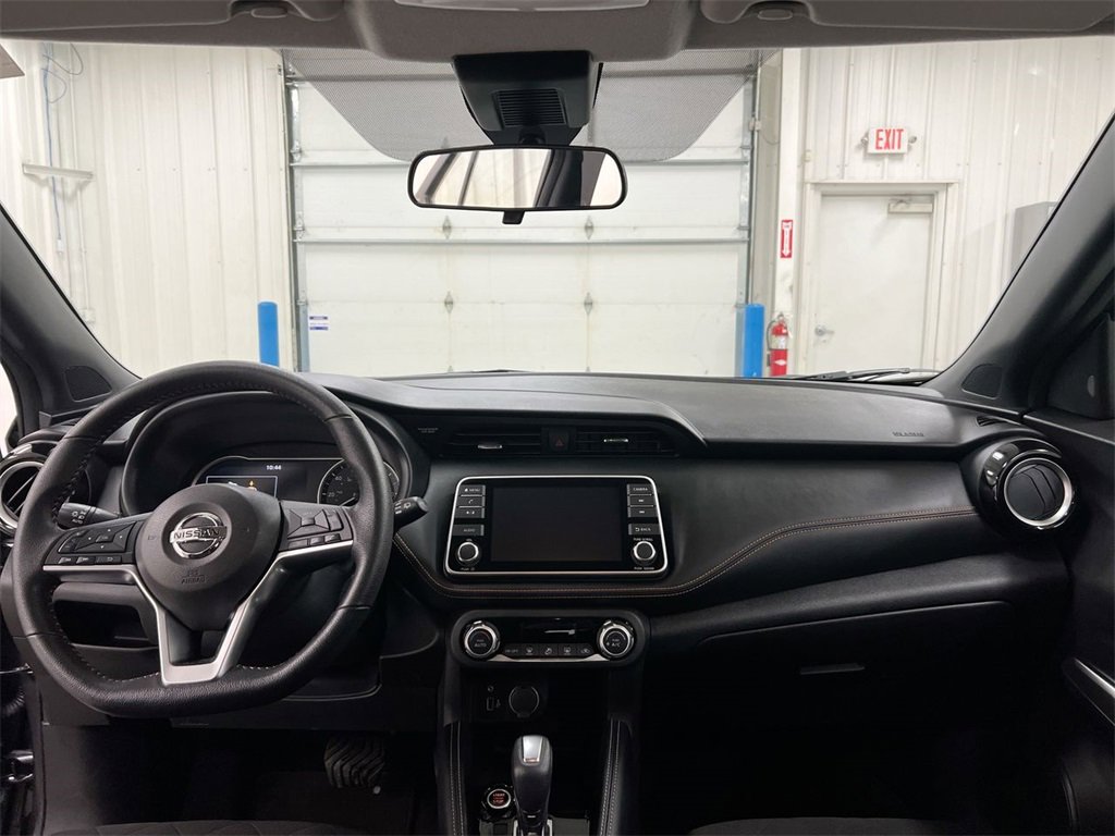 Used 2020 Nissan Kicks SR image 10