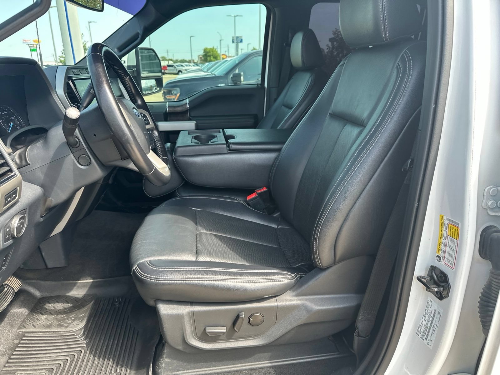 Used 2022 Ford F250 Lariat w/ Lariat Ultimate Package AWD/4WD image 15