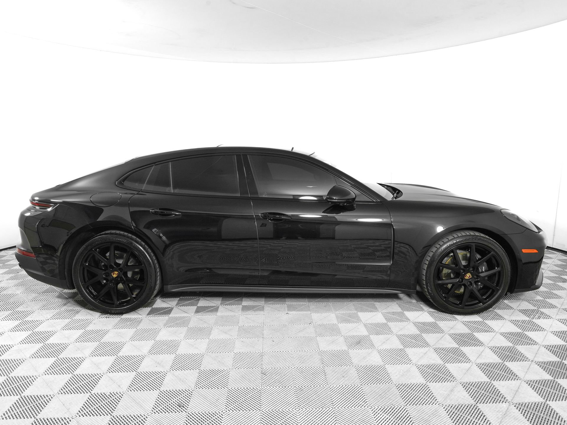 Used 2026 Porsche Panamera 4 AWD/4WD image 4