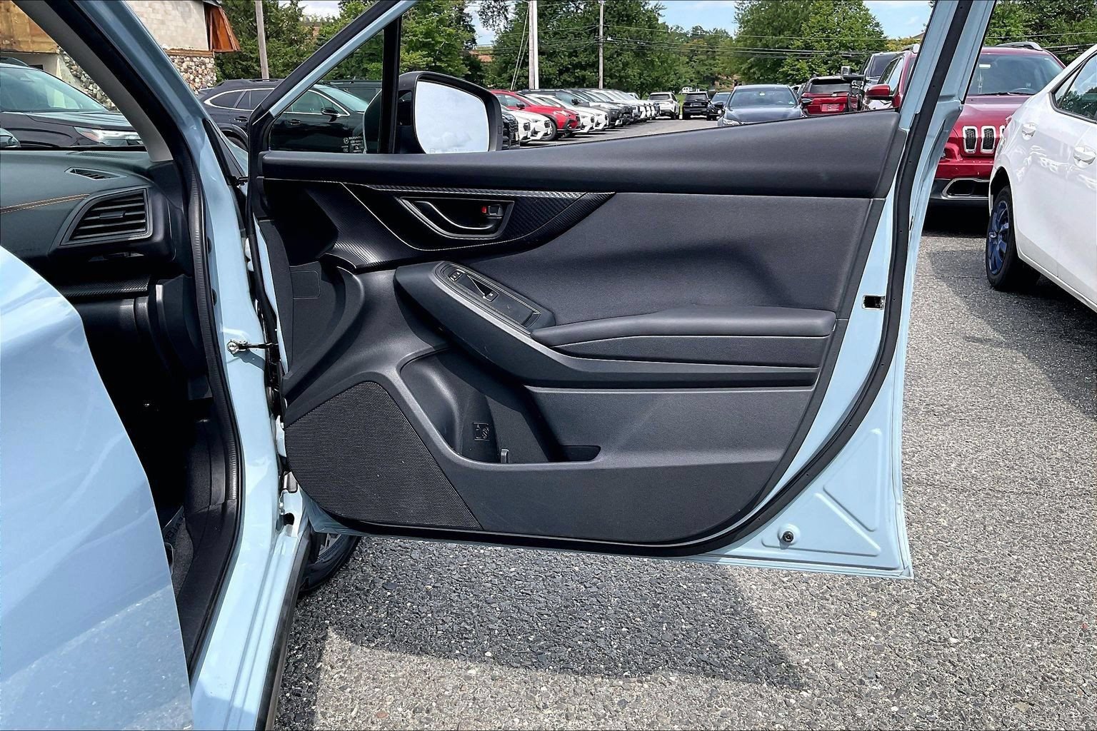 Used 2020 Subaru Crosstrek 2.0i Premium w/ Moonroof Package 2 AWD/4WD image 23
