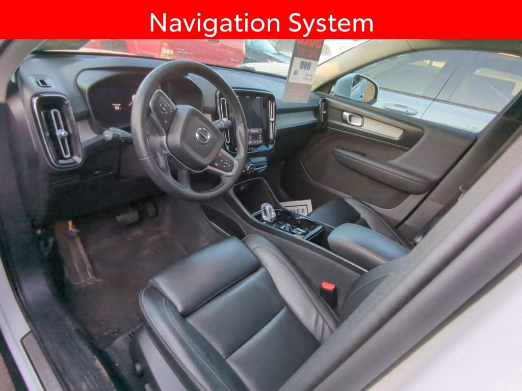 Used 2024 Volvo XC40 B5 Plus AWD/4WD image 7