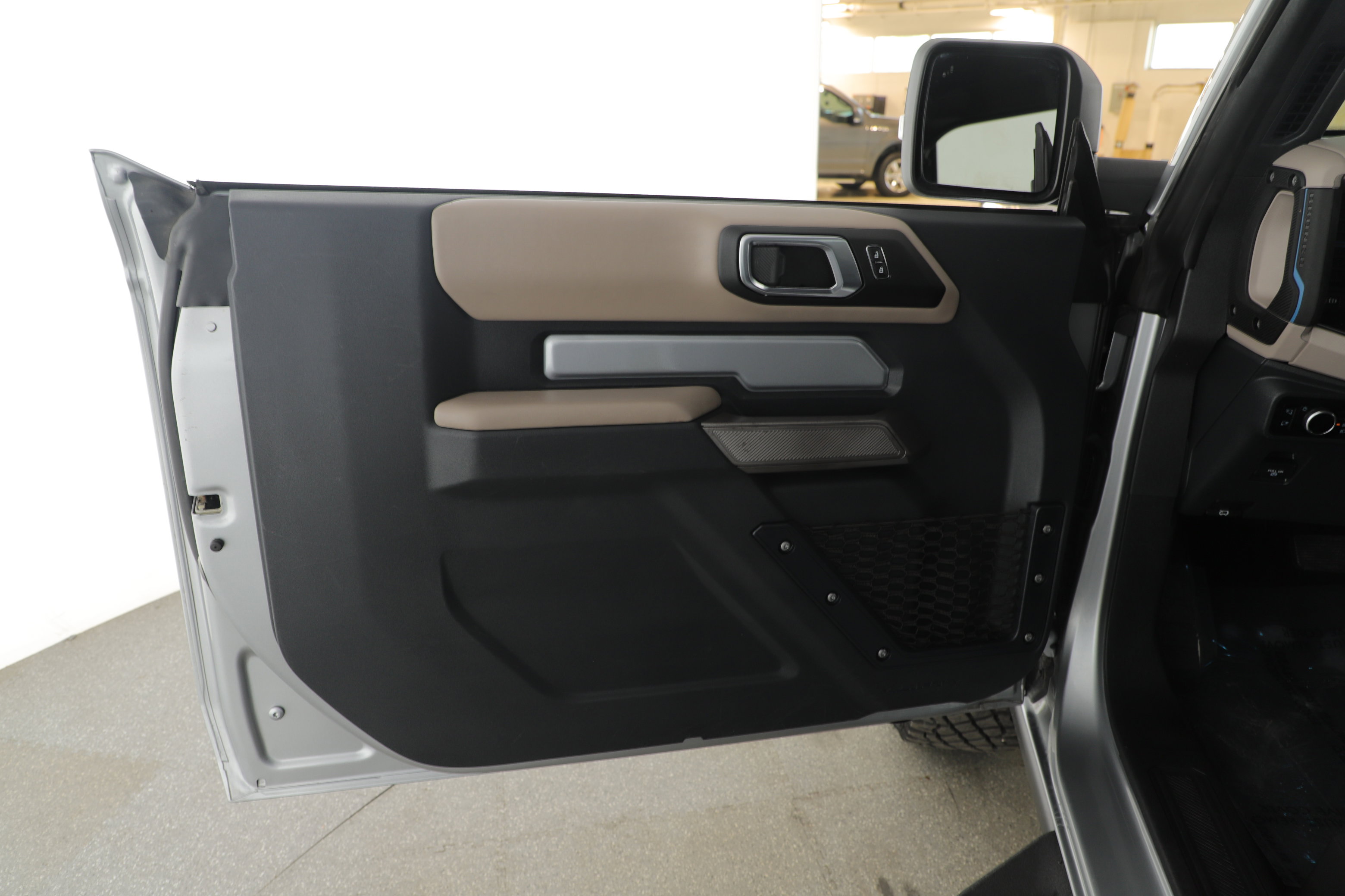 Used 2023 Ford Bronco Wildtrak image 15