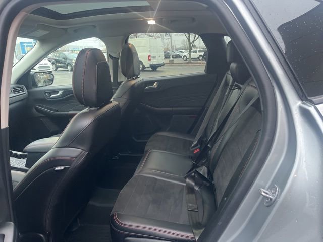 Used 2022 Ford Escape SEL w/ SEL Stealth AWD Package image 16