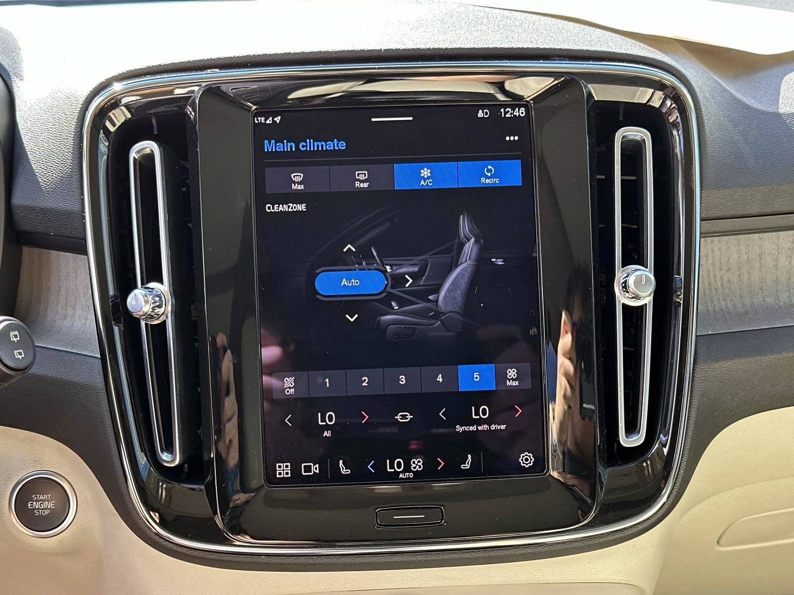 Certified 2023 Volvo XC40 B5 Plus image 22