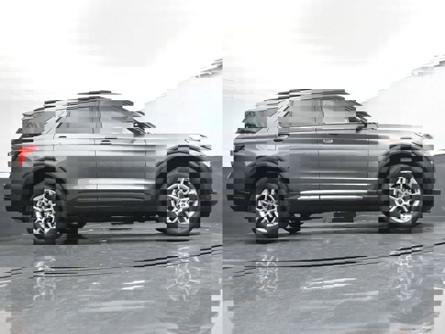 Used 2025 Ford Explorer Active image 33