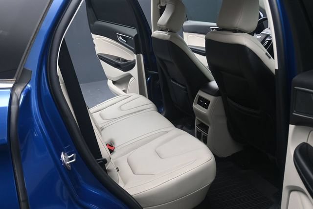 Used 2020 Ford Edge Titanium w/ Class II Trailer Tow Package AWD/4WD image 21