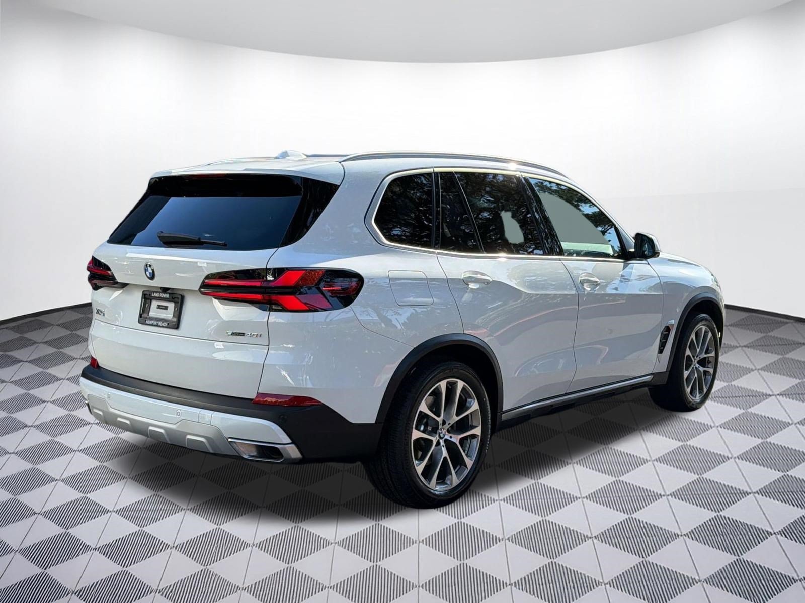 Used 2024 BMW X5 sDrive40i w/ Parking Assistance Package RWD image 9