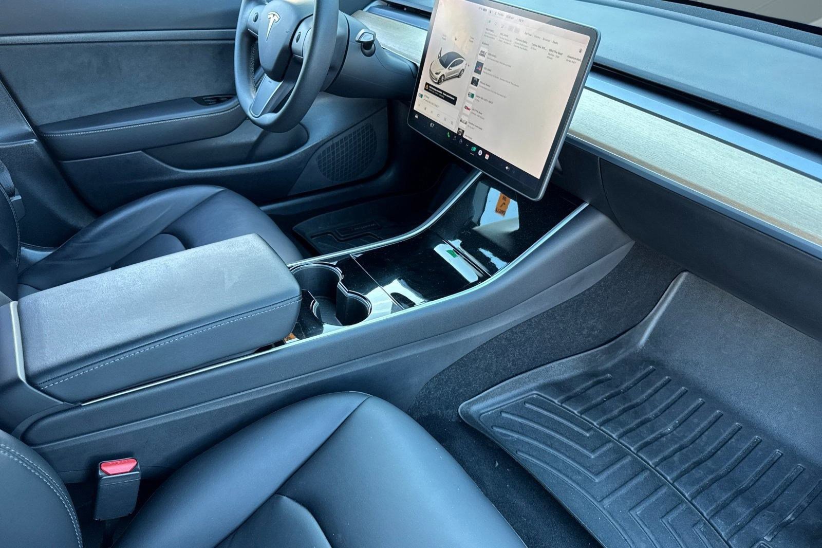 Used 2020 Tesla Model 3 Standard Range image 31