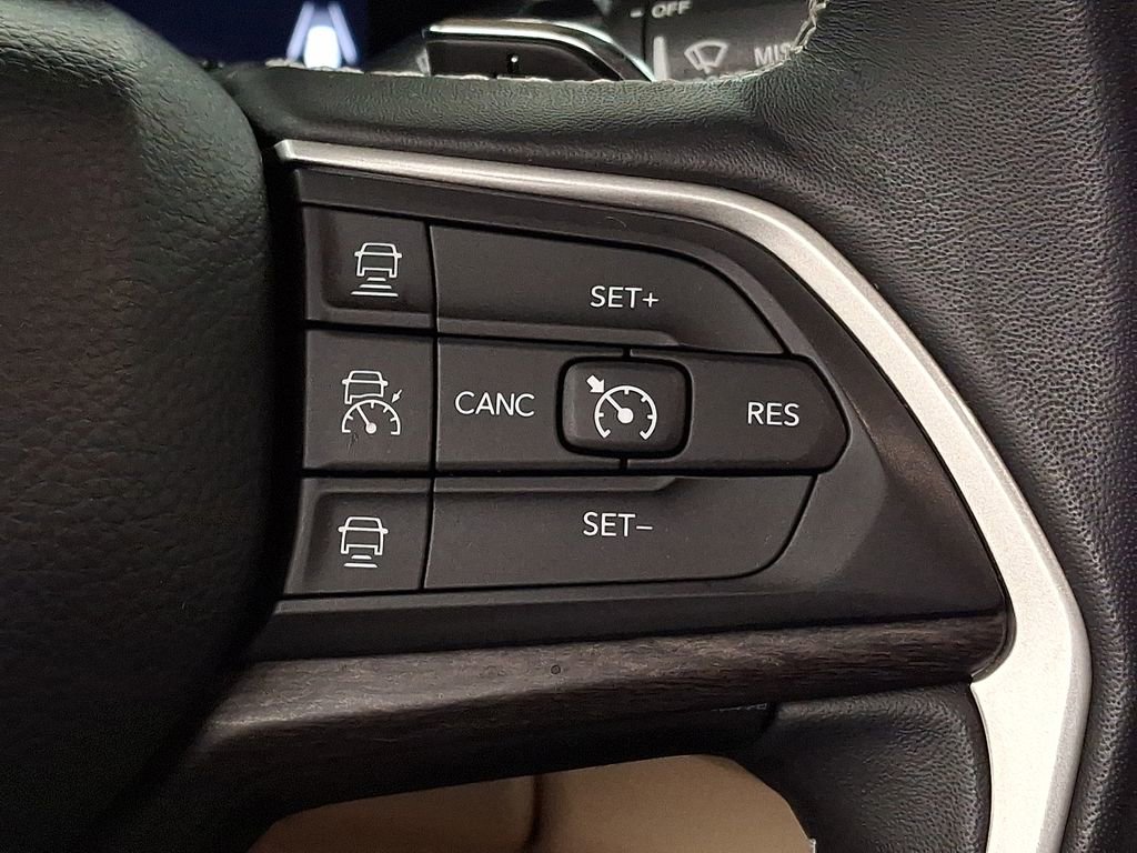 Used 2022 Jeep Grand Cherokee L Limited image 18