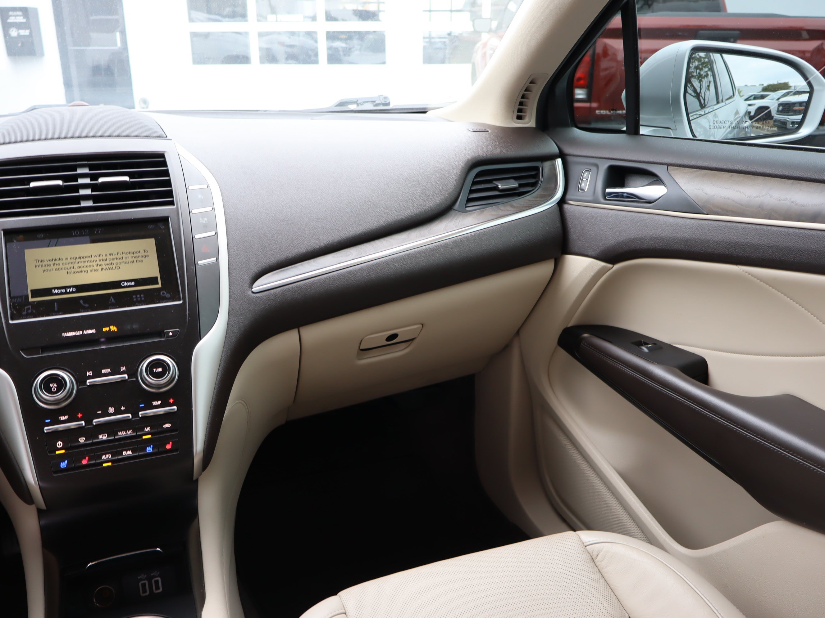 Used 2018 Lincoln MKC Reserve FWD image 13