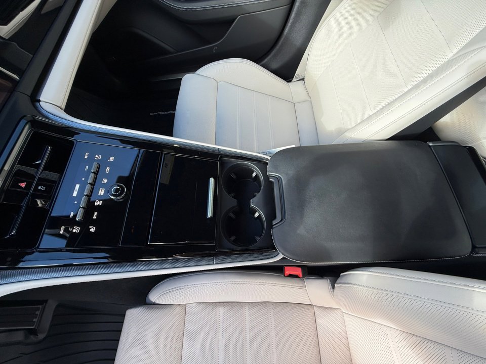 New 2026 Porsche Panamera image 18