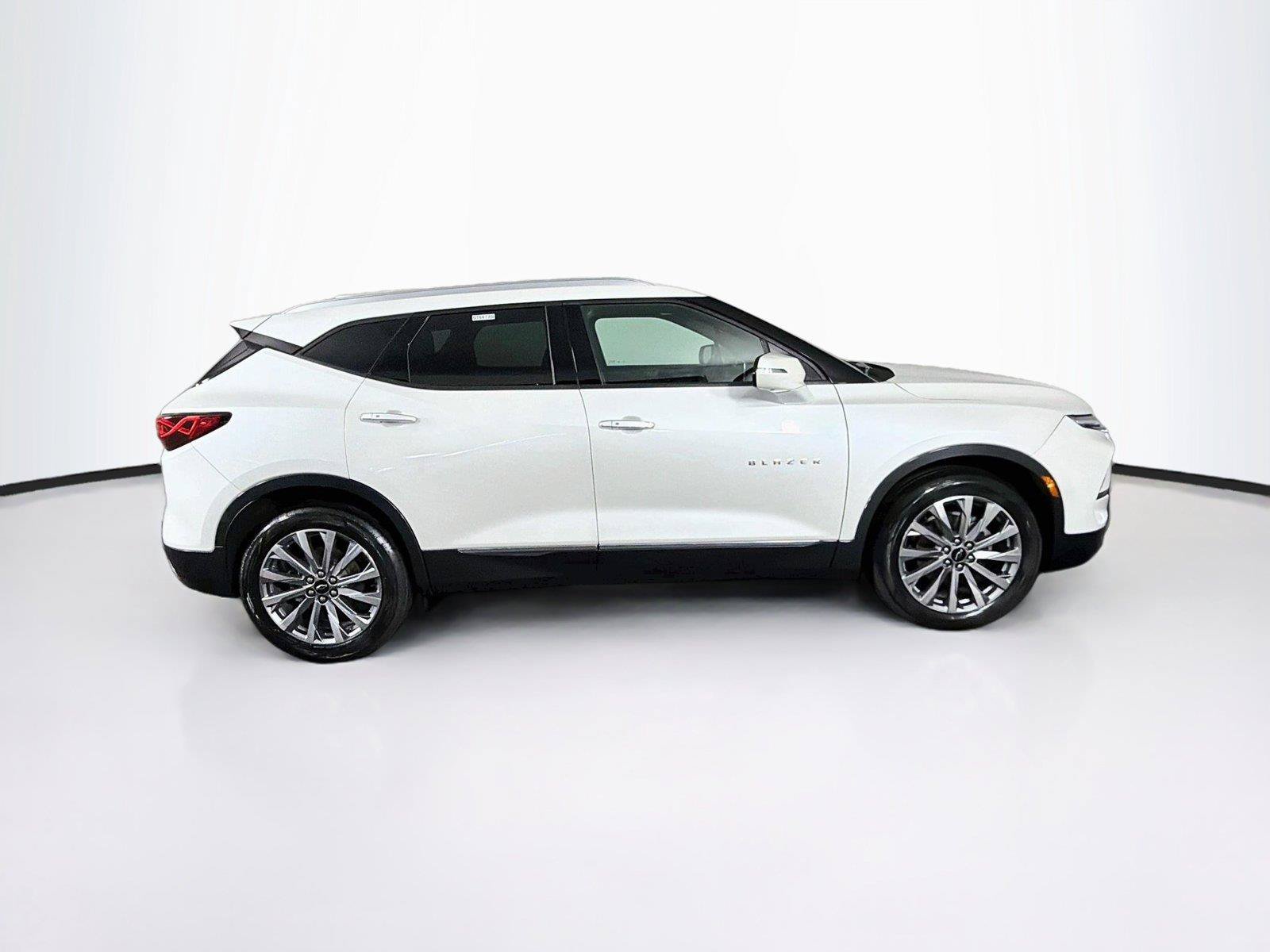Used 2023 Chevrolet Blazer Premier w/ Driver Confidence II Package AWD/4WD image 12