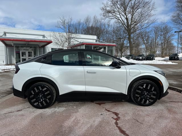 New 2026 Nissan Leaf Platinum+ w/ Floor Mat Package (Platinum+)